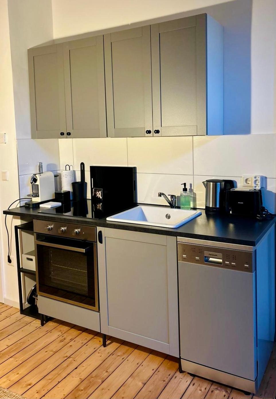 Feelslikehome - Stylische Und Zentrale Altbauwohnung Mit Terrasse&Garten Bochum Exterior foto